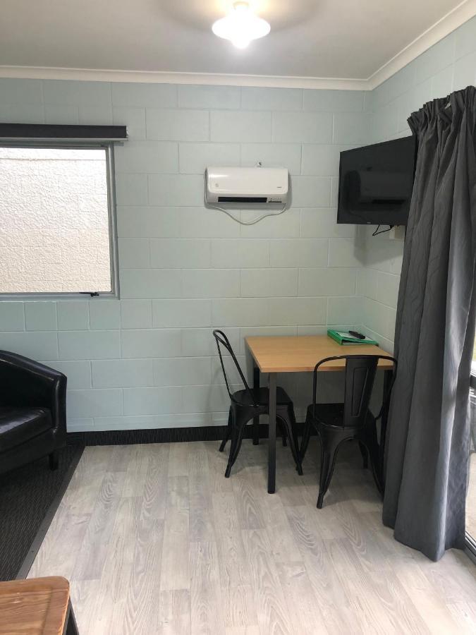 Millers Flat Holiday Park Bagian luar foto