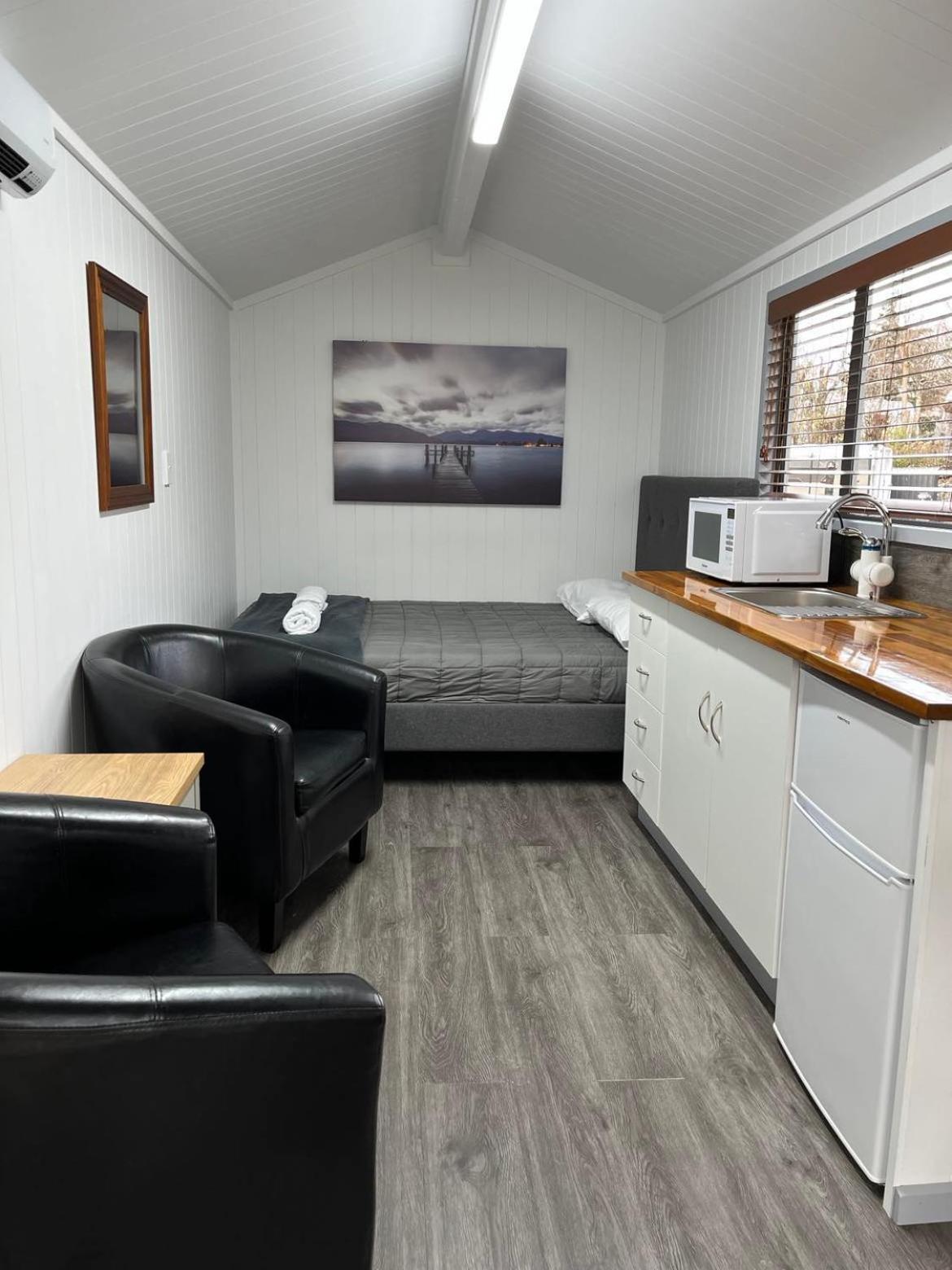 Millers Flat Holiday Park Bagian luar foto