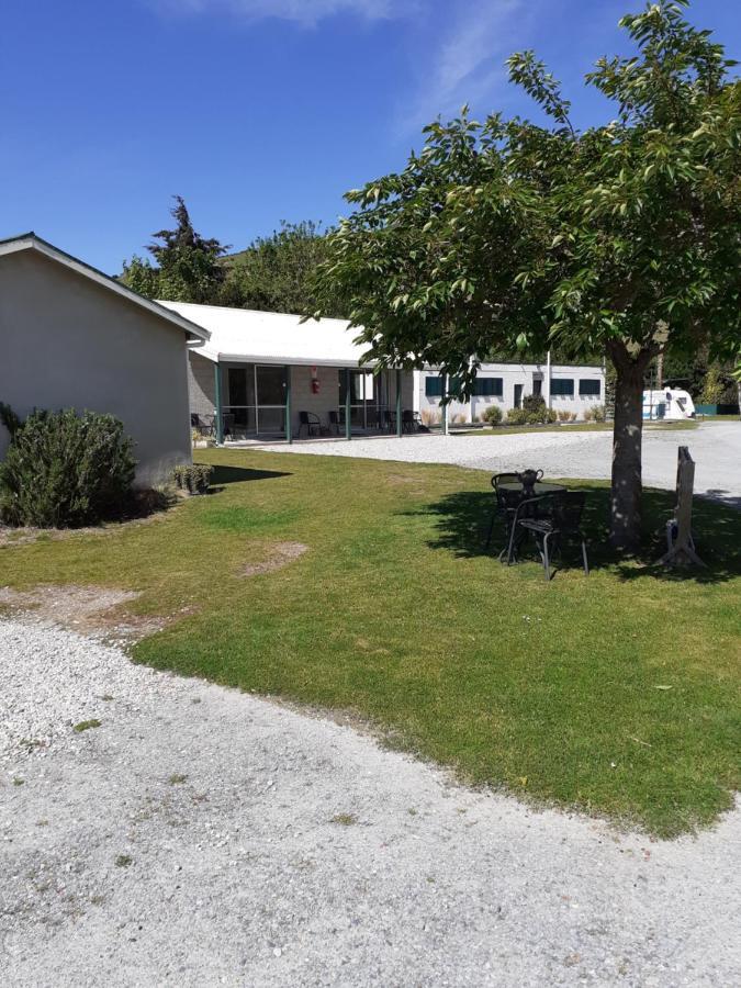 Millers Flat Holiday Park Bagian luar foto