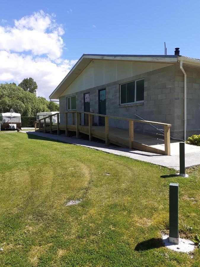 Millers Flat Holiday Park Bagian luar foto